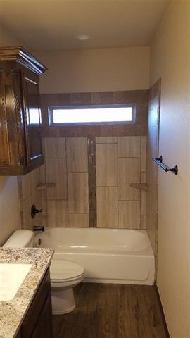 Building Photo - 13070 NE Clearwater Cir