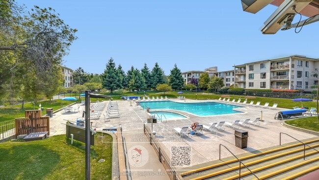 Building Photo - Waterfront 1 bedroom located at the resort style Watergate complex included ameneties, water, gar...