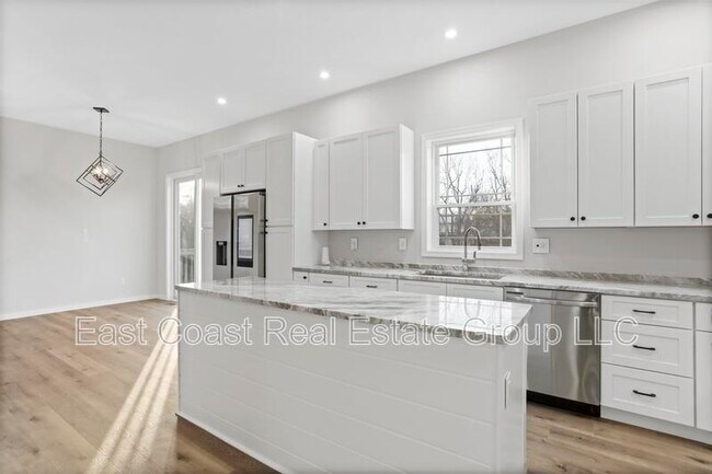 Building Photo - 530 N 3rd St