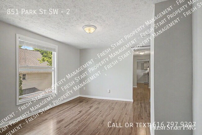 Building Photo - 851 Park St SW