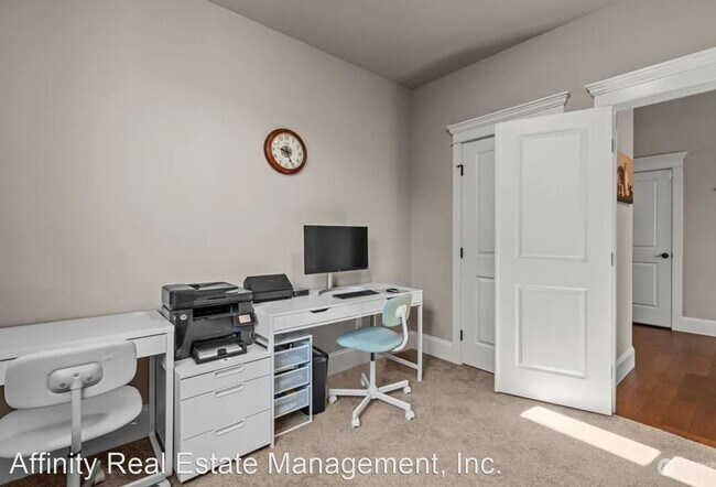 Building Photo - 4 br, 3 bath House - 2616 20th Ave SW