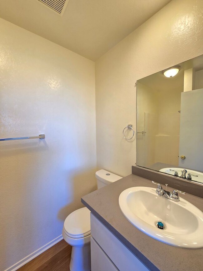 Building Photo - 6611 California City Blvd