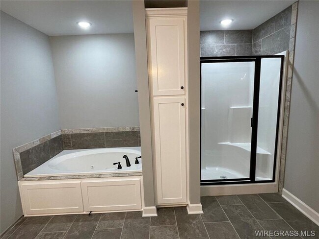 Building Photo - Available January!