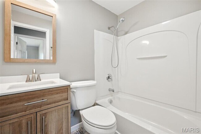 Building Photo - Updated Florissant Home!