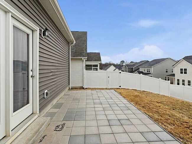 Building Photo - Earn Wealth While Leasing - Like a Homeowner - Lease to Own