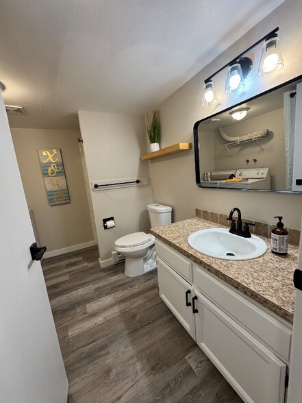 Building Photo - 11323 E 40th Ave