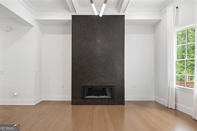 Building Photo - 2045 Kent Ct