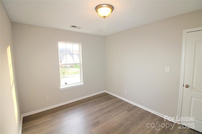 Building Photo - 409 Peachtree Rd