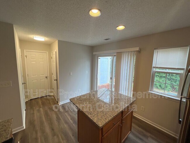 Building Photo - 5285 Ficus Tree Ln