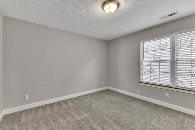 Building Photo - 345 Kenilworth Rd