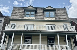 Building Photo - 215 Henderson St
