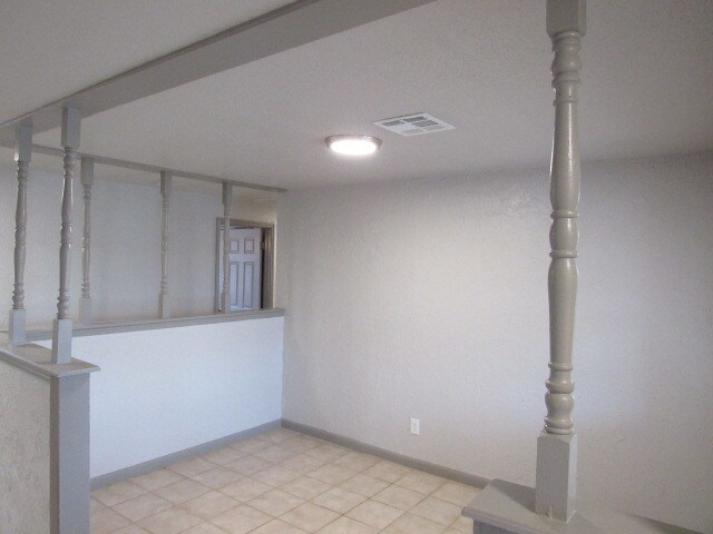 Building Photo - 2813 SE 46th St