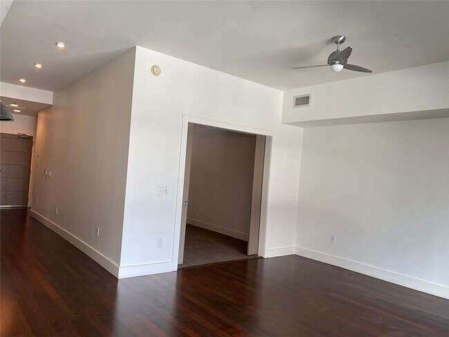 Building Photo - 1100 Howell Mill Rd NW