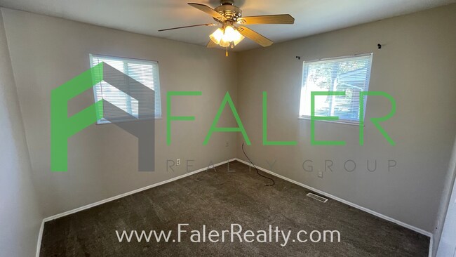 Building Photo - Beautiful 3 bedroom home with attached garage