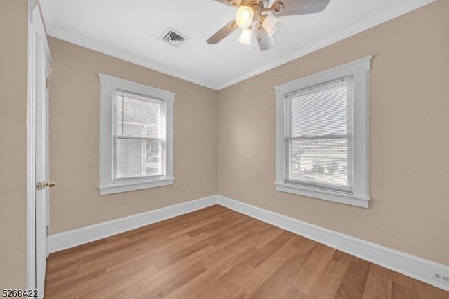 Building Photo - 83 Burnside Ave