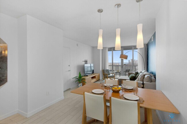 Building Photo - 2602 E Hallandale Beach Blvd