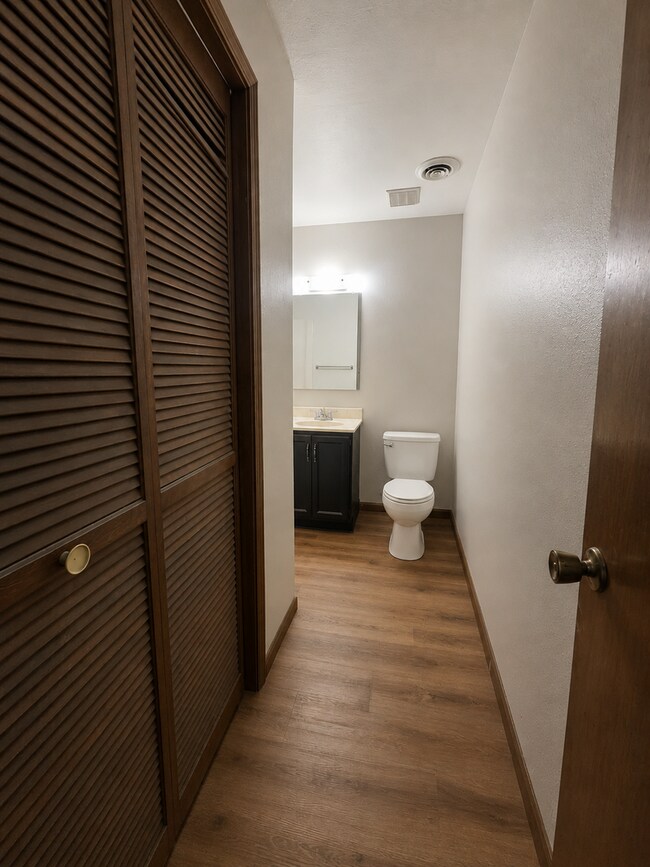 Building Photo - 1214 Bluestem Dr
