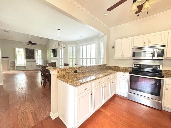 Building Photo - Available now. Great 3 BR/2.5 BA Home Avai...