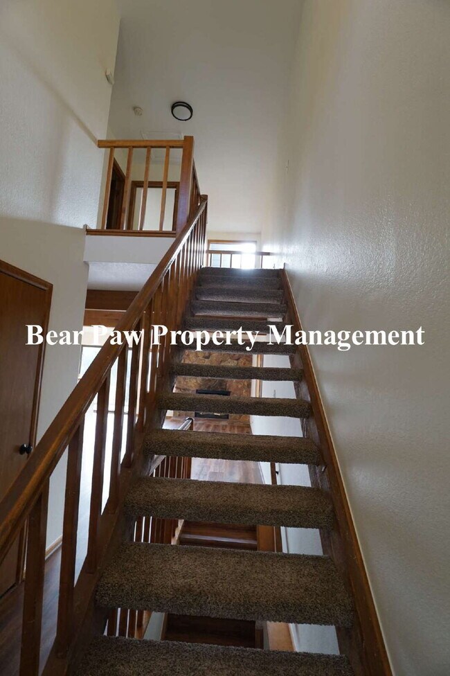 Building Photo - Cute Condo in North Evergreen!