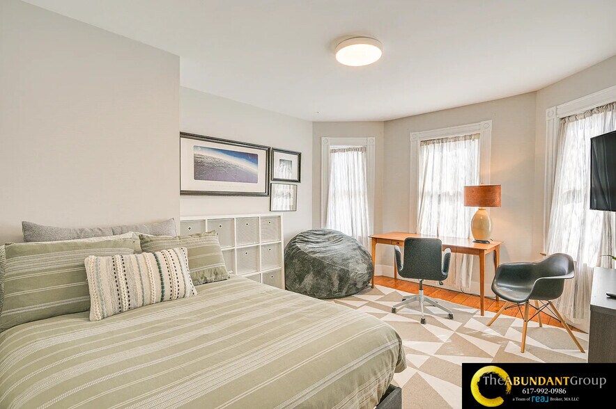 Building Photo - 44 Cottage St