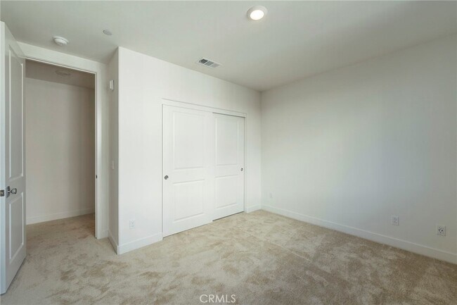 Building Photo - 121 Baluster