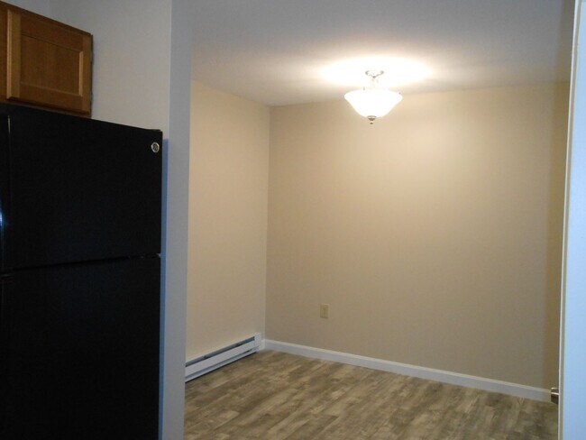 Building Photo - Derry Fieldstone Terrace Condo For Rent!