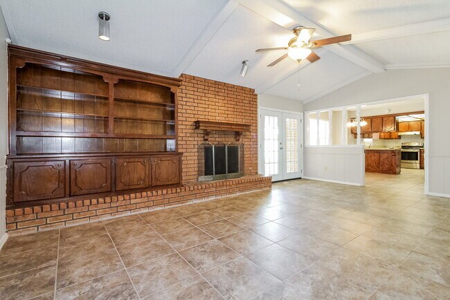 Building Photo - 10141 Alicia Dr