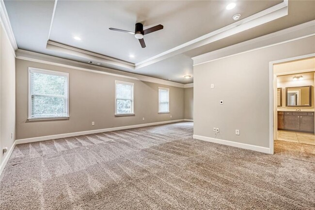 Building Photo - 2464 Norwood Dr SE