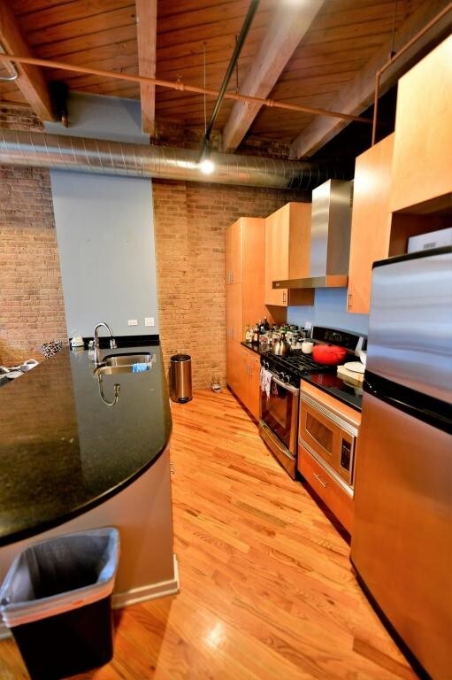 Building Photo - 1040 W Adams #426