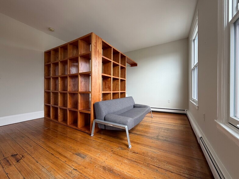 Building Photo - 367 Somerville Ave