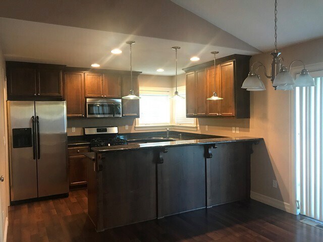 Building Photo - 3Bd/2Ba Single Story House - Available to View!