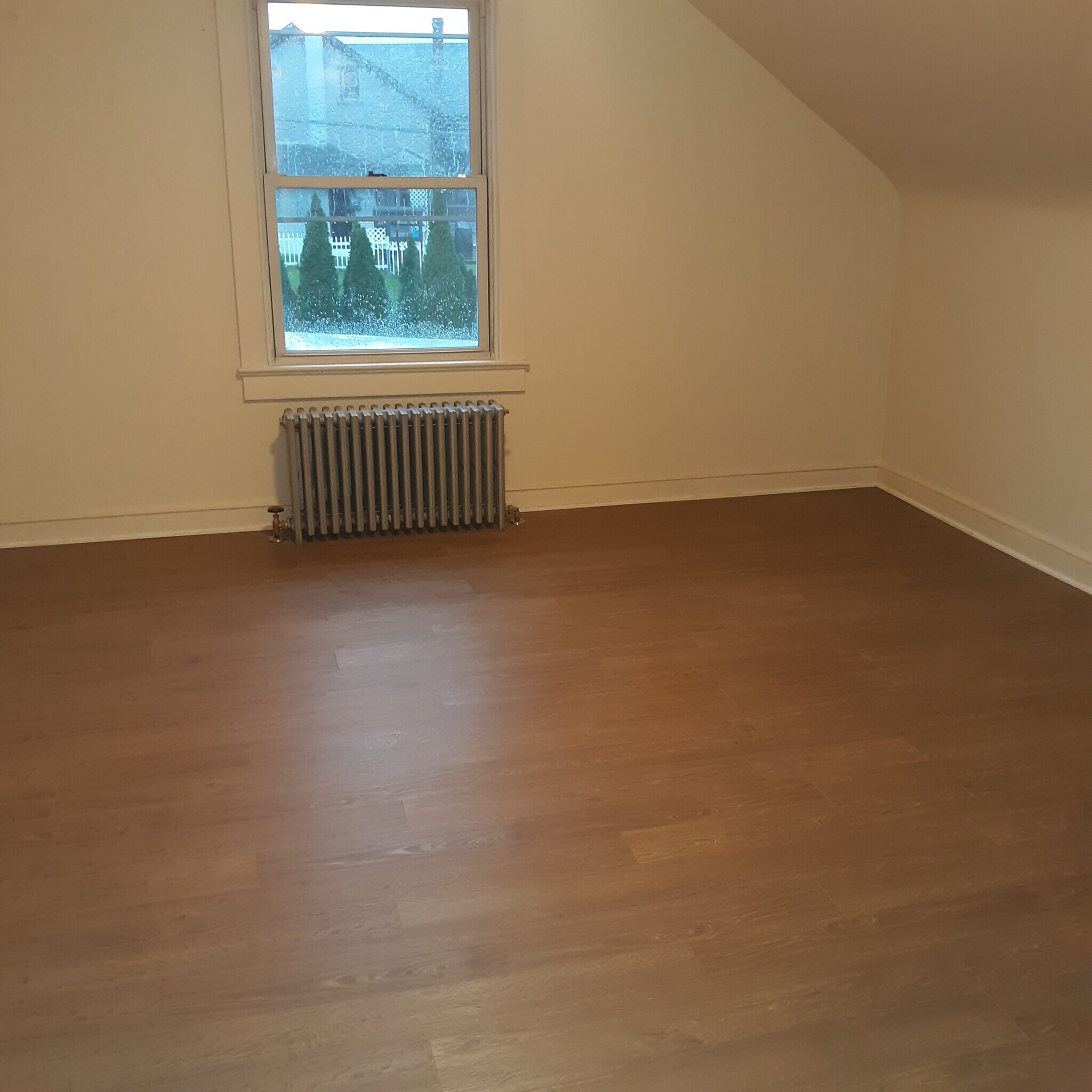 Building Photo - 2250 Siegfried Ave