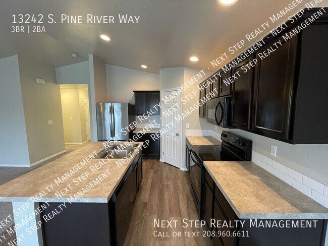 Building Photo - 13242 S Pine River Way