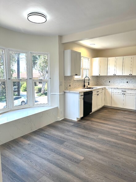 Building Photo - 5351 Packard St