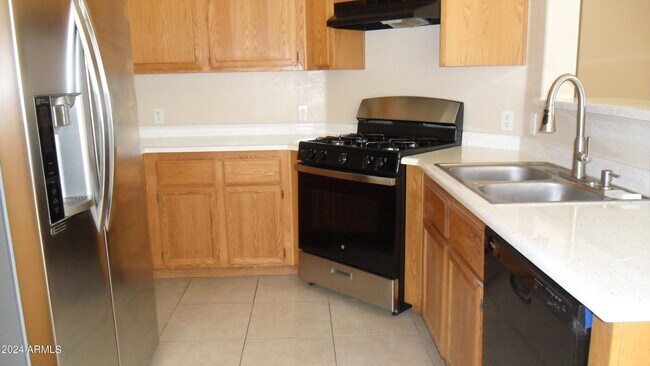 Building Photo - Move In Ready 3 Bedroom in Sweetwater! All...