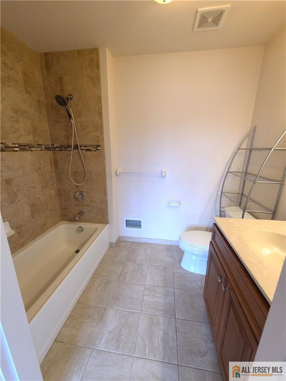 Building Photo - 459 Main St