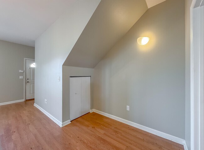 Building Photo - 1988 Green Castle Ln