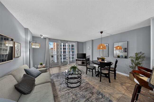 Building Photo - 209 N Fort Lauderdale Beach Blvd