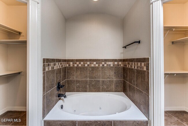 Building Photo - 11673 Sugar Bay Way