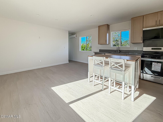 Building Photo - 2617 Veteran Ave