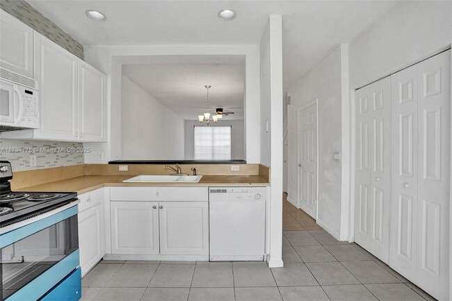Building Photo - 757 NW 42nd Ave