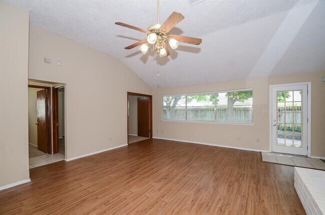 Building Photo - 1319 Silver Morning Dr