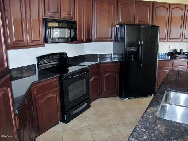 Building Photo - 2561 Sweet Grass Dr