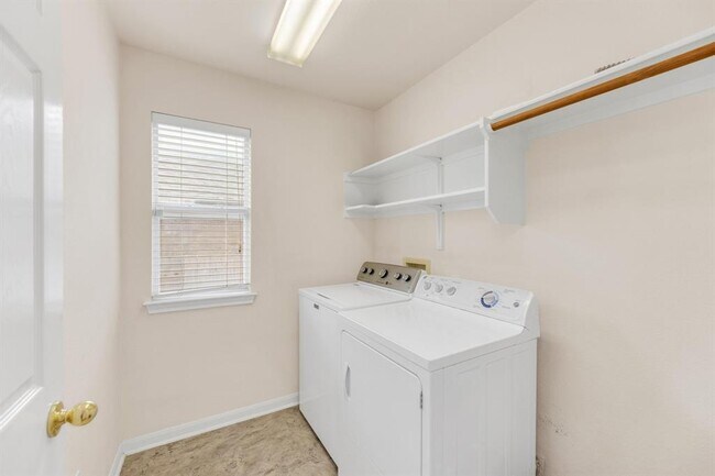Building Photo - 1620 Maize Bend Dr