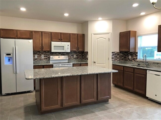 Building Photo - 3847 Exeter Ln