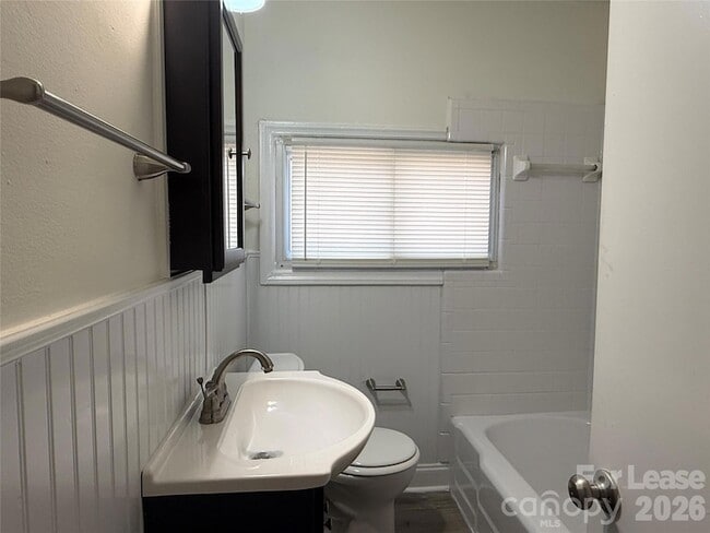 Building Photo - 3104 Creighton Dr