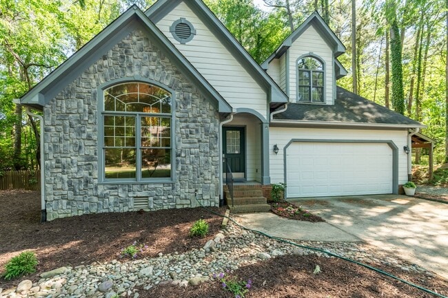 Building Photo - Single Family Home: Durham/Chapel Hill Line