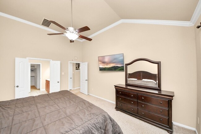Building Photo - 28523 Pleasant Forest Dr