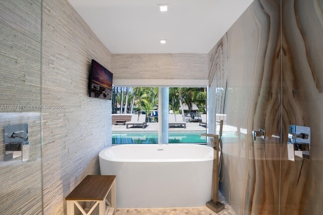 Building Photo - 7910 Hawthorne Ave