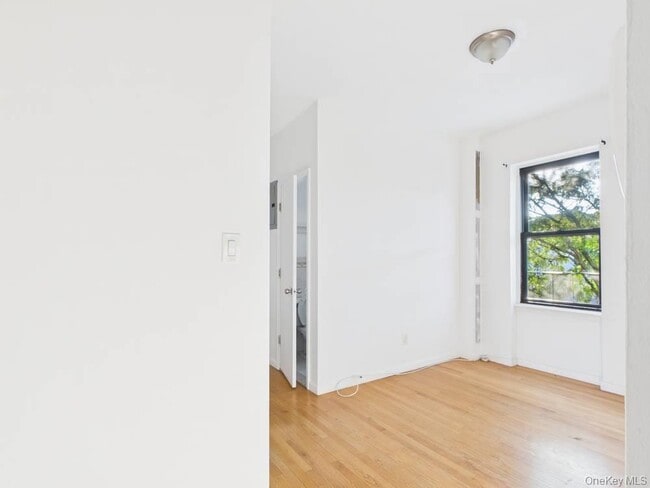 Building Photo - 21-37-37 33rd St